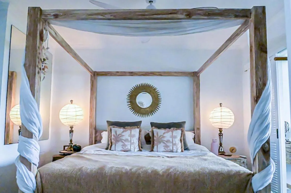 Resort Apartment In Palm Cove Australia